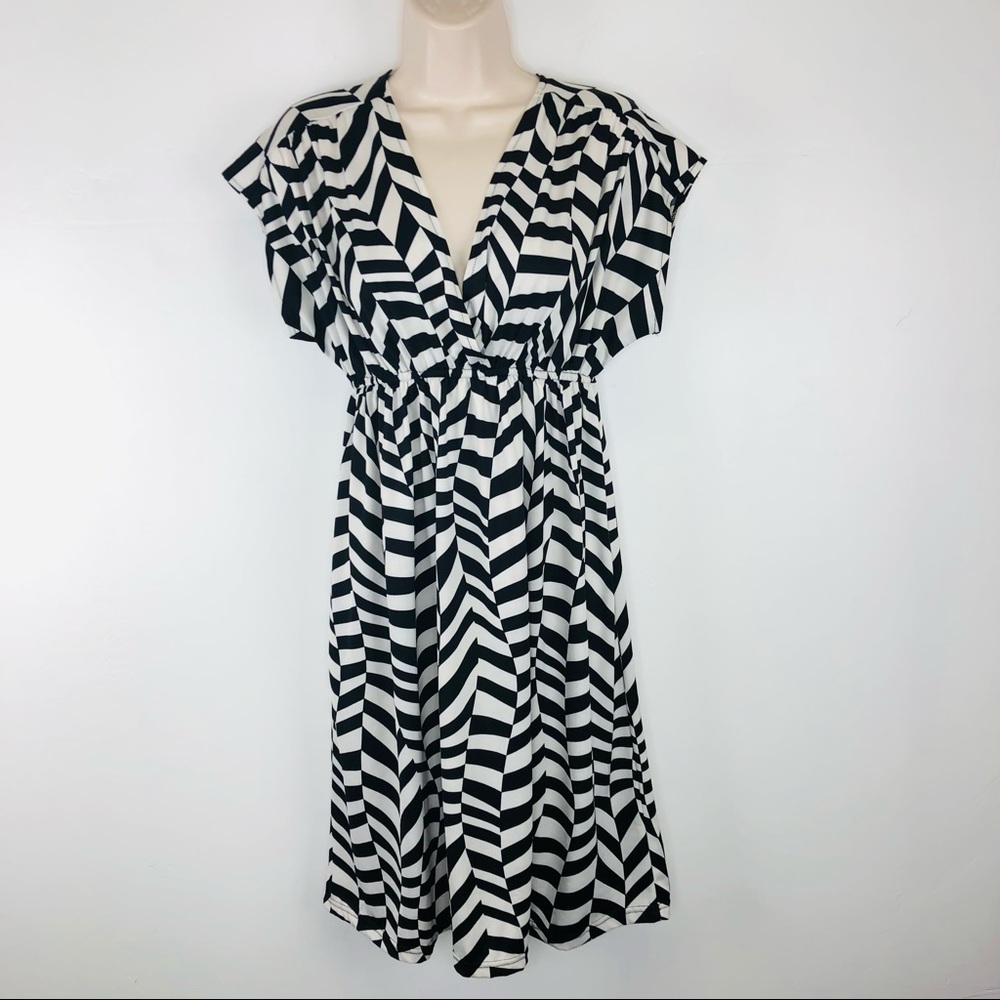 The magic of Stevie and Lindsay abstract checkered dress Alice n wonderland vibe